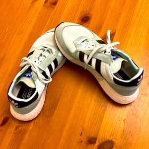 ADIDAS turquoise trainers.. like new!!